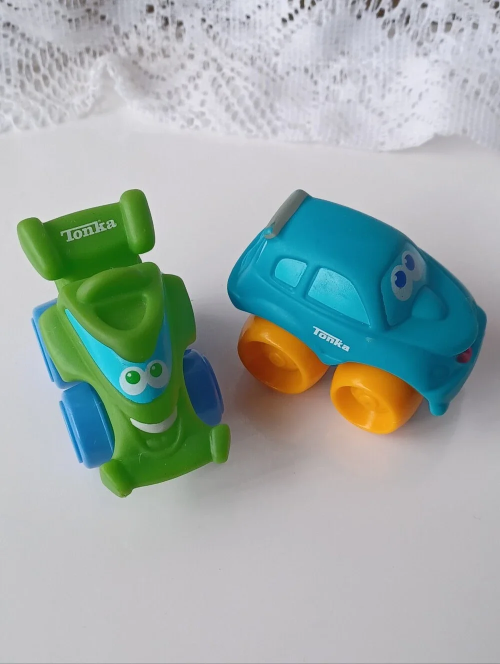 (2) PLAYSKOOL/TONKA/HASBRO WHEEL PALS CHUCK & FRIENDS GREEN RACER & BLUE CAR